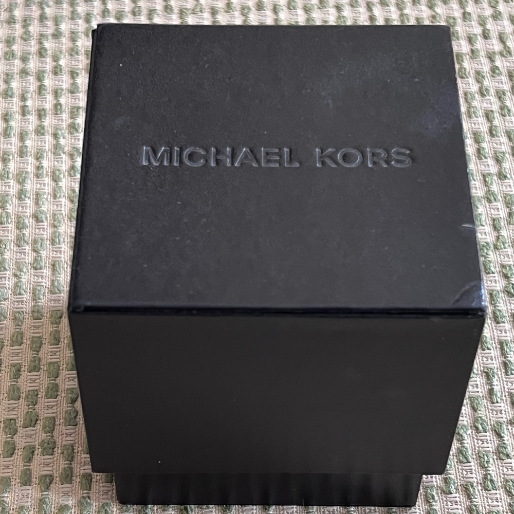 Michael Kors Chronograph Watch - Picture 5 of 5